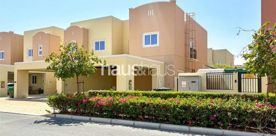 Řadový dům v Dubai Land, Dubai, SAE 4 ložnice, 207 m² Č.: 626013