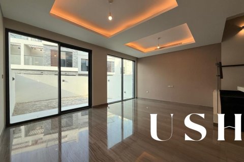Shtëpi në qytet në DAMAC Hills (Akoya by DAMAC), Dubai, Emiratet e Bashkuara Arabe 3 dhoma gjumi, 179 m2. № 621018 - Foto 25