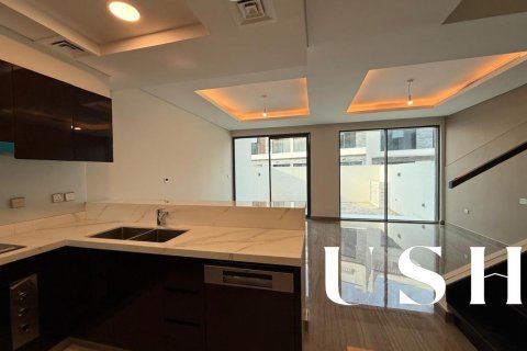 Shtëpi në qytet në DAMAC Hills (Akoya by DAMAC), Dubai, Emiratet e Bashkuara Arabe 3 dhoma gjumi, 179 m2. № 621018 - Foto 19
