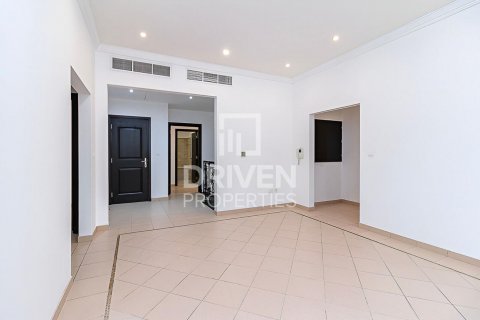 Villa in The Villa, Dubai, UAE 4 bedrooms, 646 sq.m. № 602224 - photo 1