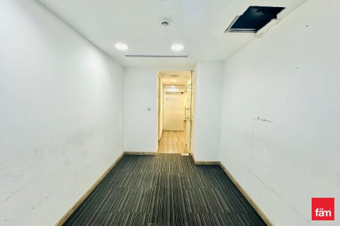 Office in Deira, Dubai, UAE 210.8 sq.m. № 647831 - photo 4