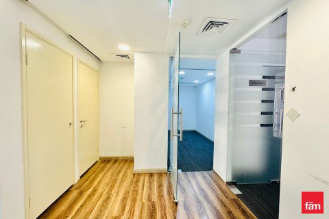 Office in Deira, Dubai, UAE 210.8 sq.m. № 647831 - photo 2