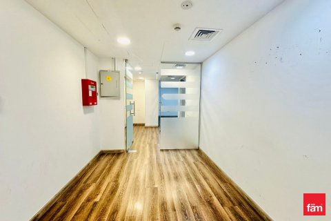 Office in Deira, Dubai, UAE 210.8 sq.m. № 647831 - photo 3