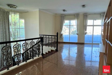 Vilă de închiriat în Mirdif, Dubai, EAU 5 dormitoare, 1393.5 mp.  №647827 - poză 10