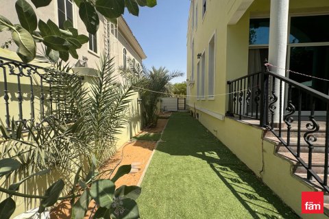 Üürile anda villa asukohaga Dubai, AÜE: 5 magamistoaga, 570.3 m² Nr 702757 - pilt 17