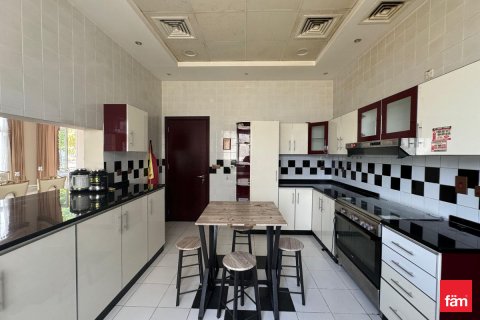 Üürile anda villa asukohaga Dubai, AÜE: 5 magamistoaga, 570.3 m² Nr 702757 - pilt 4