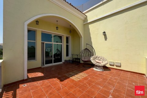 Üürile anda villa asukohaga Dubai, AÜE: 5 magamistoaga, 570.3 m² Nr 702757 - pilt 13