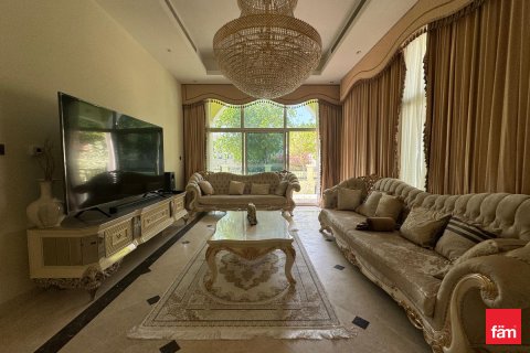Üürile anda villa asukohaga Dubai, AÜE: 5 magamistoaga, 570.3 m² Nr 702757 - pilt 2
