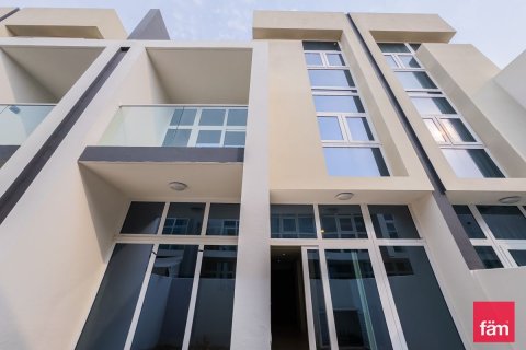 Kuća u nizu u Dubai, UAE 112.2 m2, 5 spavaćih soba Br. 702756