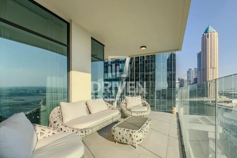 Huoneisto Business Bay, Dubai, Arabiemiraatit 3 makuuhuonetta, 175.77 m2 № 755809 - kuva 11
