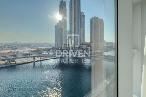 Huoneisto Business Bay, Dubai, Arabiemiraatit 3 makuuhuonetta, 175.77 m2 № 755809 - kuva 2