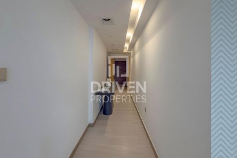 Huoneisto Business Bay, Dubai, Arabiemiraatit 3 makuuhuonetta, 175.77 m2 № 755809 - kuva 8