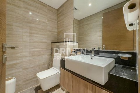 Huoneisto Business Bay, Dubai, Arabiemiraatit 3 makuuhuonetta, 175.77 m2 № 755809 - kuva 10