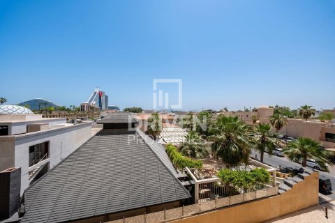 Byt v Umm Suqeim, Dubai, SAE 1 ložnice, 71.07 m² Č.: 768272 - fotografie 13