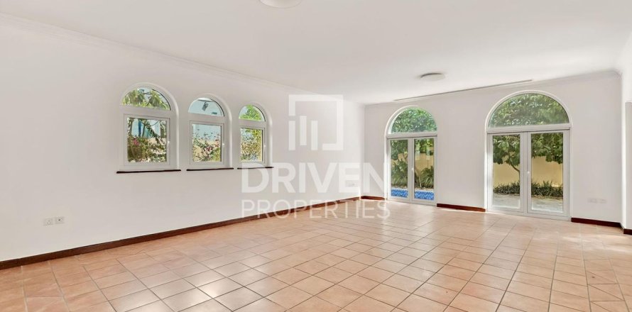ویلا در The Villa، Dubai ، امارات متحده عربی 5 خوابه ، 1000.94 متر مربع.  شماره 768227