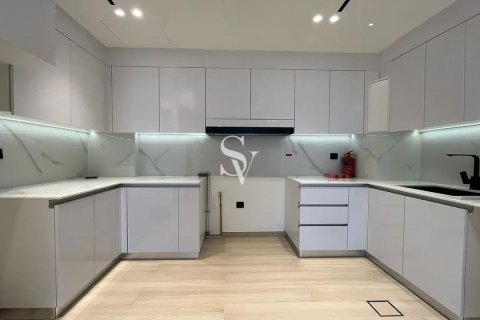 Купить квартиру в Джумейра Вилладж Серкл, Дубай, ОАЭ 3 спальни, 126м2, № 702943 - фото 2