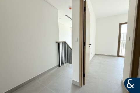 Villa in Dubai Land, Dubai, UAE 3 bedrooms, 185 sq.m. № 667933 - photo 11