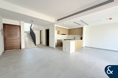 Villa in Dubai Land, Dubai, UAE 3 bedrooms, 185 sq.m. № 667933 - photo 2