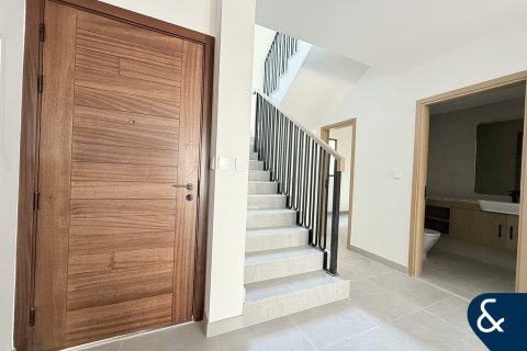 Villa in Dubai Land, Dubai, UAE 3 bedrooms, 185 sq.m. № 667933 - photo 4