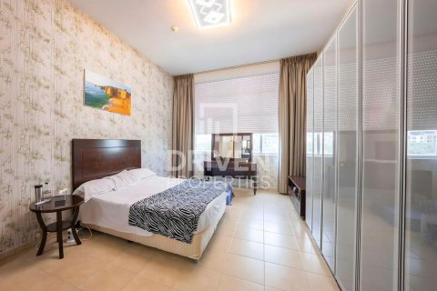 Dupleks di Jumeirah Village Triangle, Dubai, UAE 3 bilik tidur, 382.48 meter persegi № 746751 - foto 5