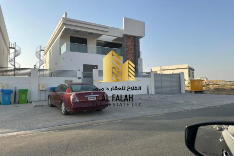 Tokë në Tilal City, Sharjah, Emiratet e Bashkuara Arabe 288 m2. № 603792 - Foto 2