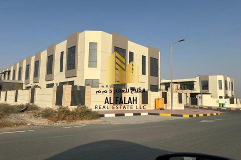 Tokë në Tilal City, Sharjah, Emiratet e Bashkuara Arabe 288 m2. № 603792 - Foto 1