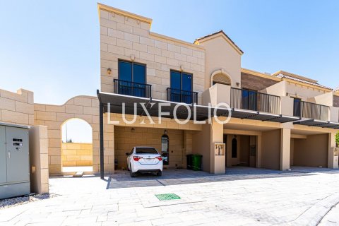 Townhouse in Jumeirah Golf Estates, Dubai, UAE 3 bedrooms, 279 sq.m. № 627497 - photo 1