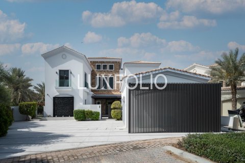 Villa in Jumeirah Golf Estates, Dubai, UAE 6 bedrooms, 1326 sq.m. № 627496 - photo 1