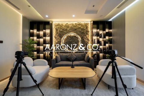 Office in Downtown Dubai (Downtown Burj Dubai), UAE 313 sq.m. № 688168 - photo 3