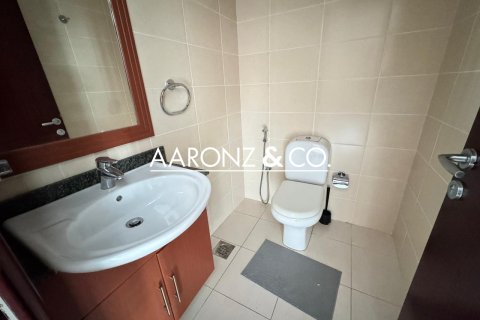 Jumeirah Lake Towers, Dubai, UAE의 판매용 아파트 침실 2개, 94제곱미터 번호 688170 - 사진 16