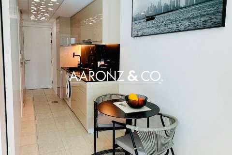 Apartamento en venta en Jumeirah Lake Towers, Dubai, EAU 1 habitación, 48 m2 № 688172 - foto 6