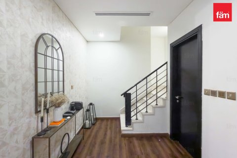 Dubai, BAE’de satılık sıra ev 2 yatak odası, 180 m² No 691466 - fotoğraf 10