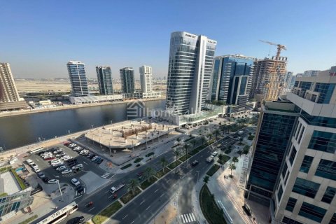 Huoneisto Business Bay, Dubai, Arabiemiraatit 2 makuuhuonetta, 126 m2 № 686929 - kuva 9