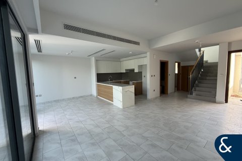 Casa urbana para venda em Dubai Land, Dubai, EAU 3 quartos, 181 m2 № 684878 - foto 3