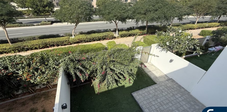 Casa urbana em Dubai Land, Dubai, EAU 3 quartos, 181 m2 № 684878