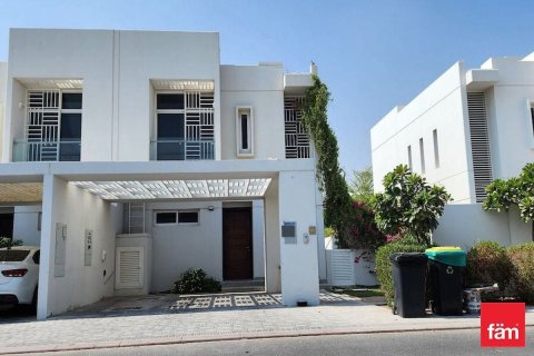 Kaupunkipientalo Dubai, Arabiemiraatit 3 makuuhuonetta, 264 m2 № 725970 - kuva 1