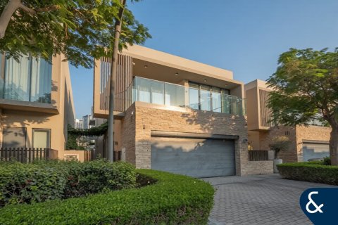 Vila v Mohammed Bin Rashid City, Dubai, SAE 4 spálne, 396 m2 č. 671099