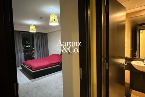 Dzīvoklis Jumeirah Lake Towers, Dubaijā, AAE 1 istaba, 71 m2 Nr. 697365 - attēls 4