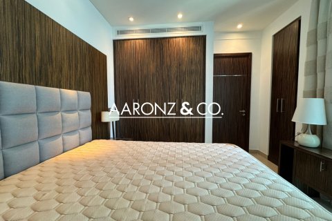 Apartment til salg i Jumeirah Lake Towers, Dubai, UAE 2 soveværelser, 93 kvm № 697364 - foto 9