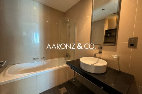 Apartment til salg i Jumeirah Lake Towers, Dubai, UAE 2 soveværelser, 93 kvm № 697364 - foto 16