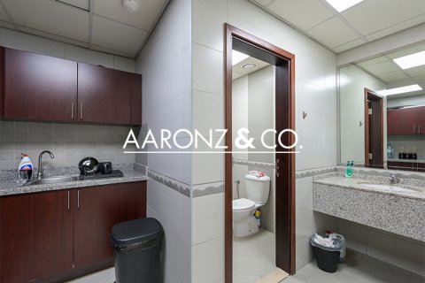 Office in Business Bay, Dubai, UAE 93 sq.m. № 697363 - photo 10