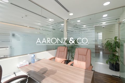 Üürile anda kontor asukohaga Business Bay, Dubai, AÜE: 150 m² Nr 697366 - pilt 10