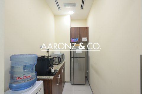 Üürile anda kontor asukohaga Business Bay, Dubai, AÜE: 150 m² Nr 697366 - pilt 13