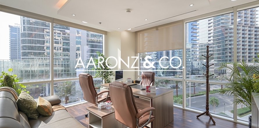 Kontor asukohaga Business Bay, Dubai, AÜE: 150 m² Nr 697366