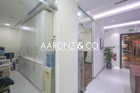 Üürile anda kontor asukohaga Business Bay, Dubai, AÜE: 150 m² Nr 697366 - pilt 6