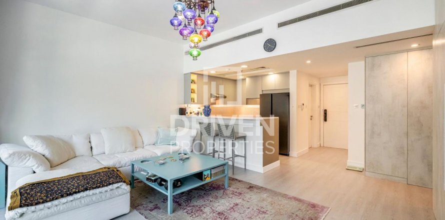 Apartment in Business Bay, Dubai, UAE 1 room, 61 sq.m. № 602127