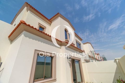 Řadový dům v Abu Dhabi, SAE 3 ložnice, 171 m² Č.: 608739 - fotografie 2