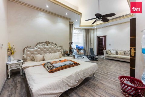 Dubai, UAE의 임대용 빌라 침실 5개, 1393.5제곱미터 번호 757979 - 사진 9