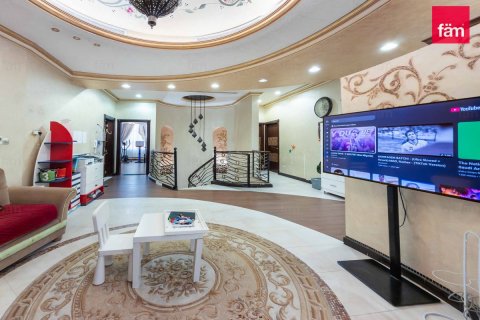 Dubai, UAE의 임대용 빌라 침실 5개, 1393.5제곱미터 번호 757979 - 사진 2