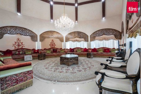 Dubai, UAE의 임대용 빌라 침실 5개, 1393.5제곱미터 번호 757979 - 사진 6